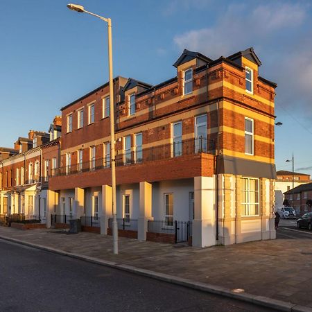 Contemporary 2 Bed Apartment -Belfast East Village Bagian luar foto