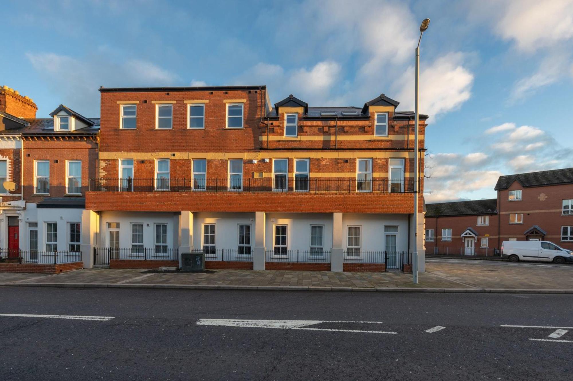 Contemporary 2 Bed Apartment -Belfast East Village Bagian luar foto