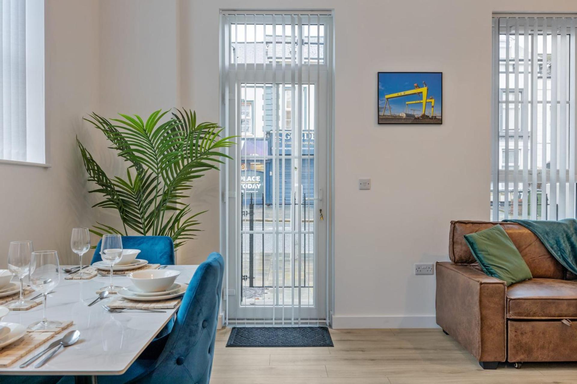 Contemporary 2 Bed Apartment -Belfast East Village Bagian luar foto