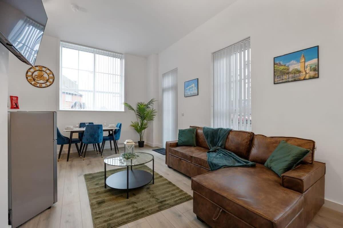 Contemporary 2 Bed Apartment -Belfast East Village Bagian luar foto