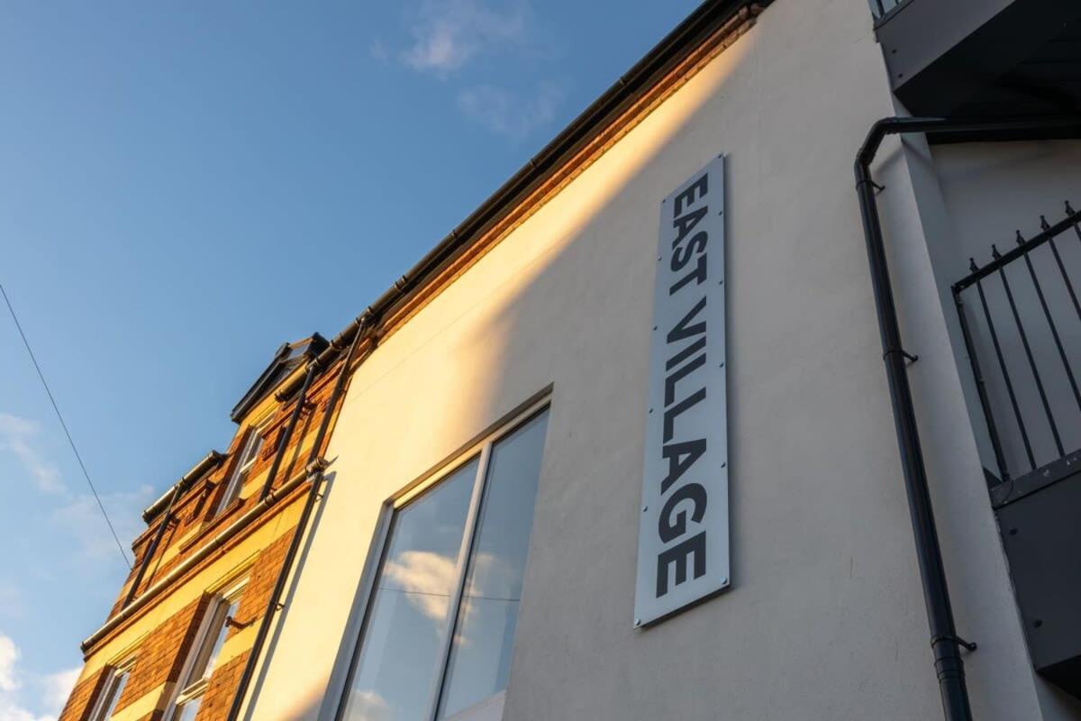 Contemporary 2 Bed Apartment -Belfast East Village Bagian luar foto