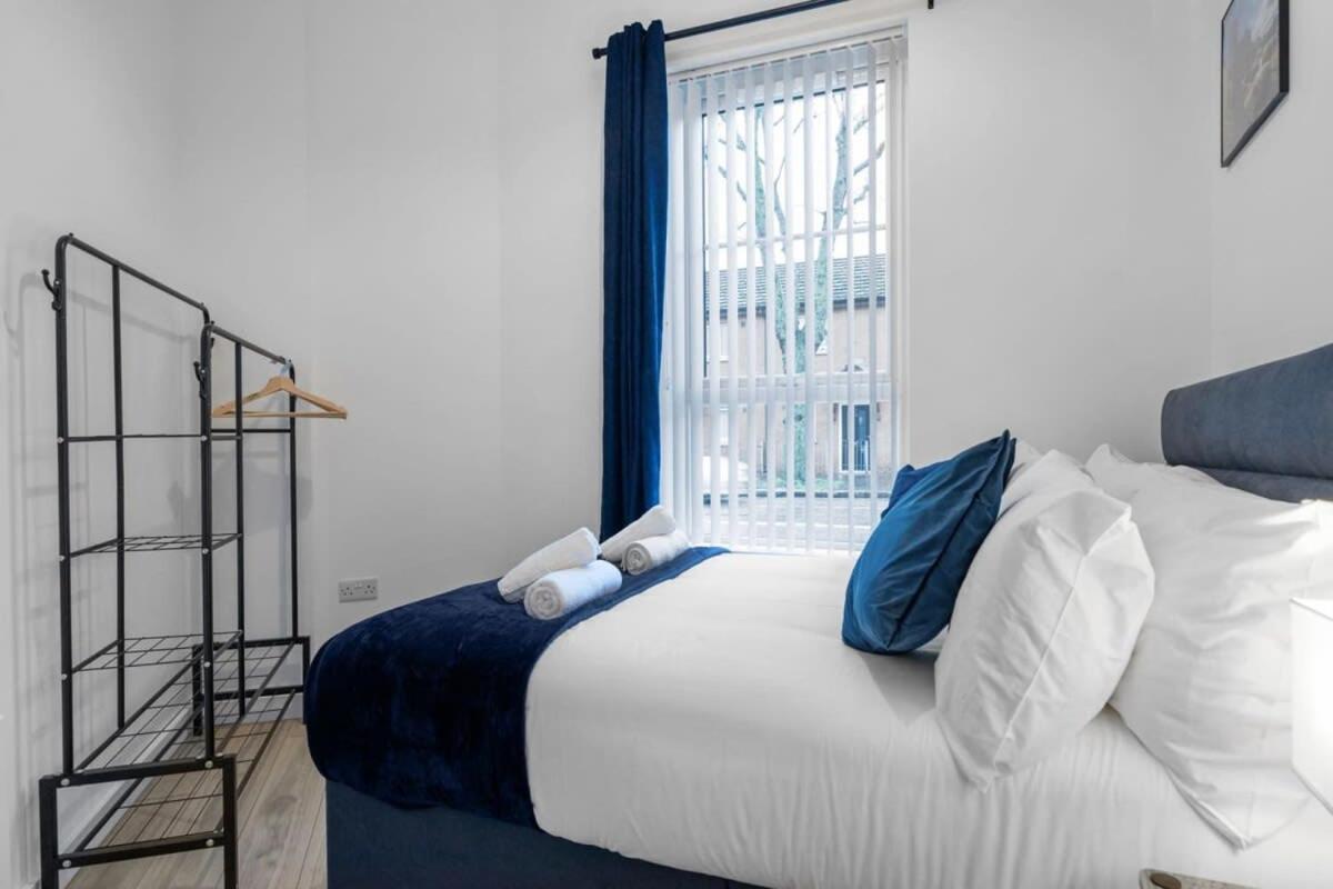Contemporary 2 Bed Apartment -Belfast East Village Bagian luar foto