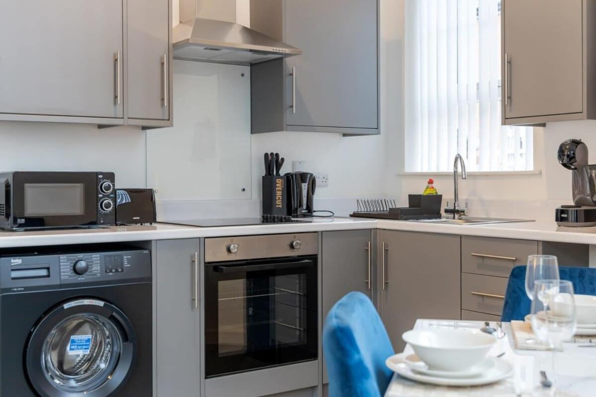 Contemporary 2 Bed Apartment -Belfast East Village Bagian luar foto