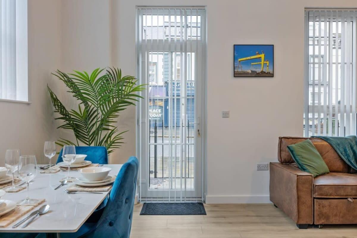 Contemporary 2 Bed Apartment -Belfast East Village Bagian luar foto